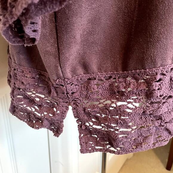 Soft Surroundings Women's Faux Suede Crochet Trim Pullover, size Large - Picture 5 of 8
